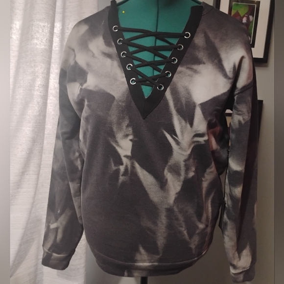 F21 Unique Tye Dye Lace Sweatshirt in Grey & Black, Sz XL - Picture 9 of 10